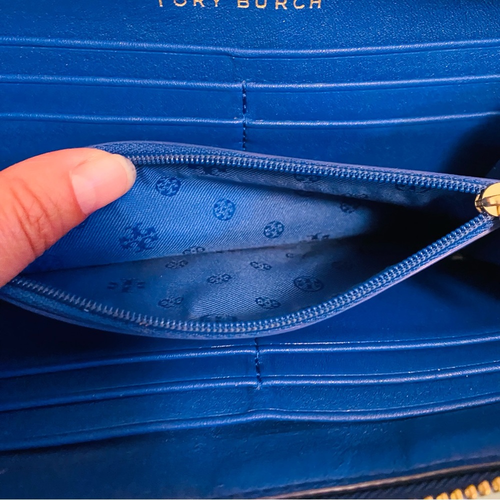 Tory Burch Gemini Link Royal Blue Continental Wallet - Picture 8 of 9